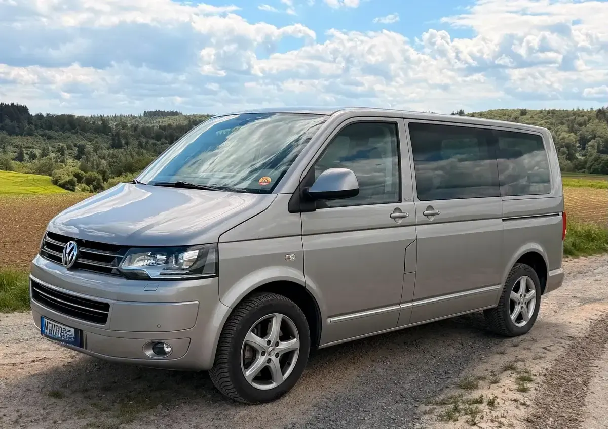 Gebraucht VW Multivan Match 179 PS (131 kW) 2012 Grau Van / Kleinbus