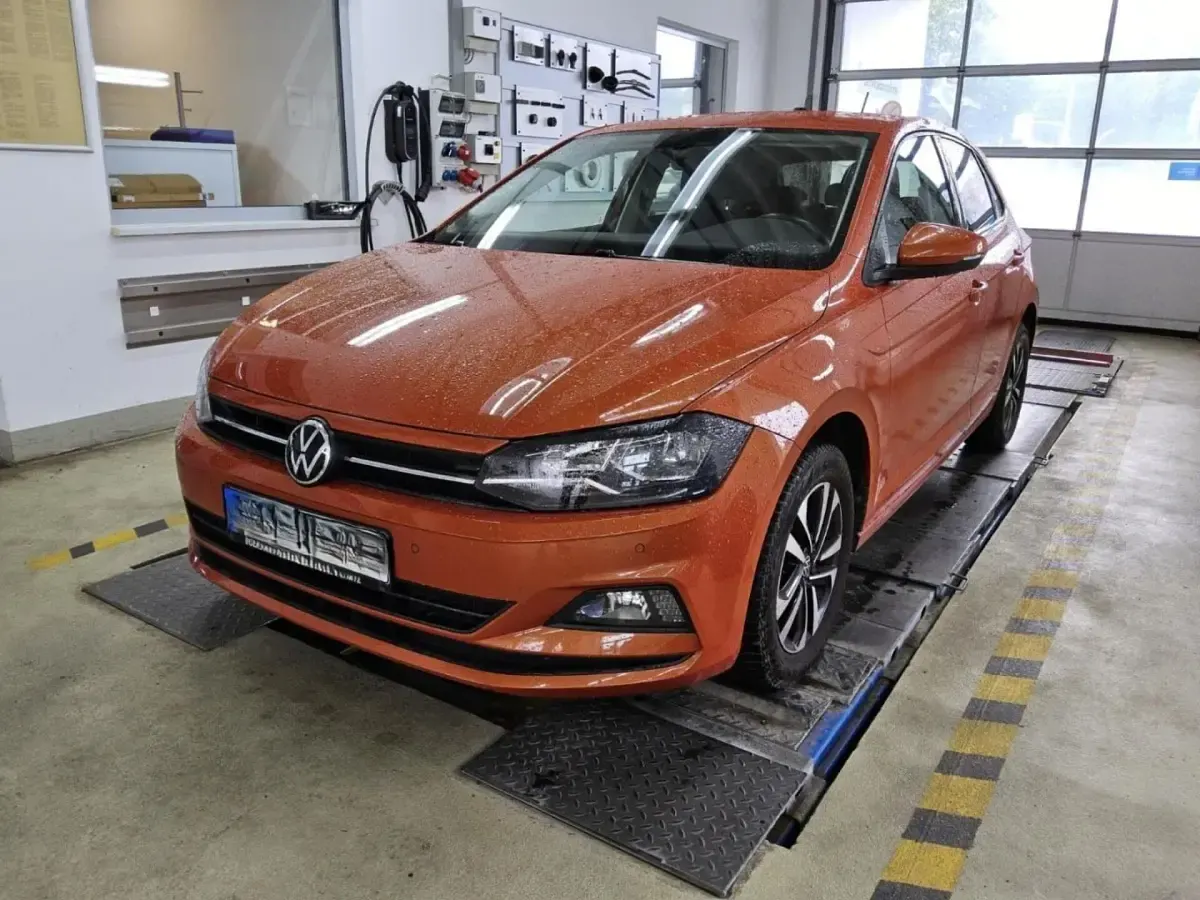Gebraucht VW Polo United 80 PS (58 kW) 2020 4m energetic orange metallic Kleinwagen