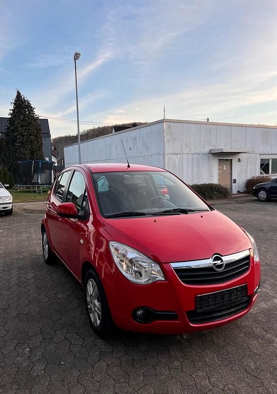 Gebraucht Opel Agila 86 PS (63 kW) 2012 Rot Kleinwagen