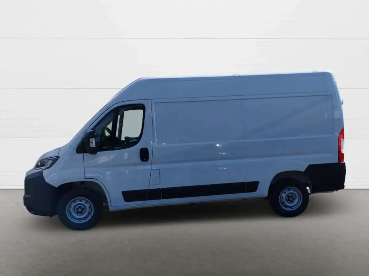 Neu Toyota Proace 140 PS (102 kW) 2025 Weiss Van / Kleinbus