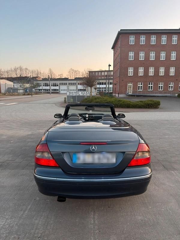 Gebraucht Mercedes CLK200 163 PS (119 kW) 2006 Blau Cabrio