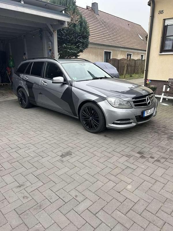 Gebraucht Mercedes C220 170 PS (125 kW) 2013 Grau Kombi