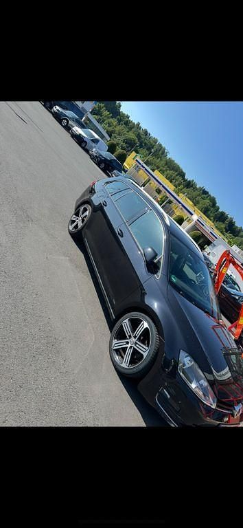 Gebraucht VW Golf VII Allstar 110 PS (80 kW) 2016 Schwarz Kombi