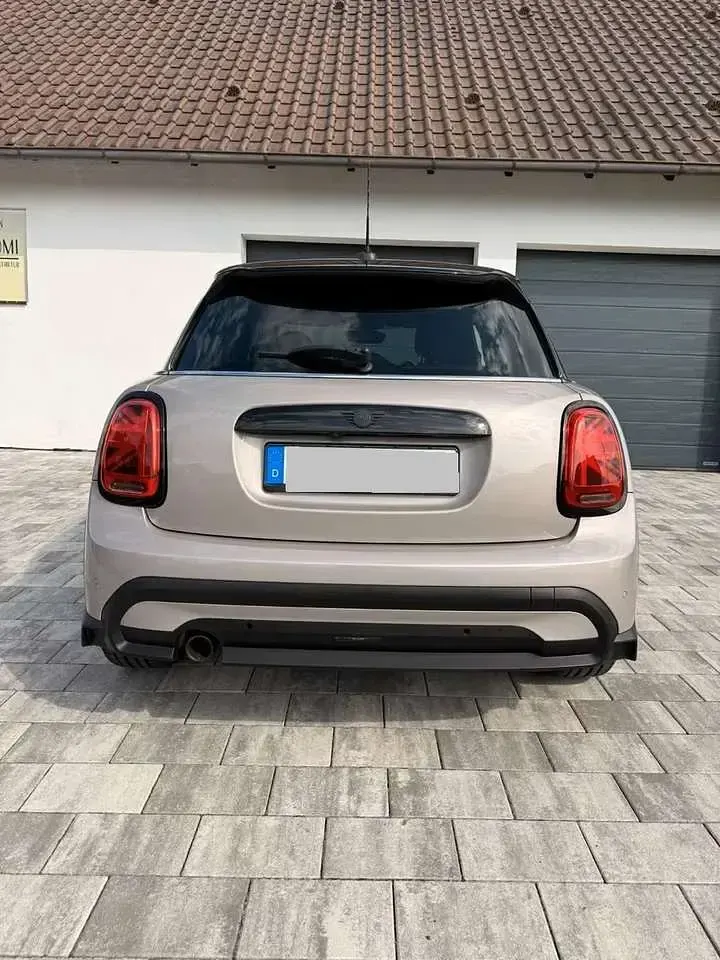 Gebraucht Mini Cooper Classic 136 PS (100 kW) 2021 Grau Kleinwagen