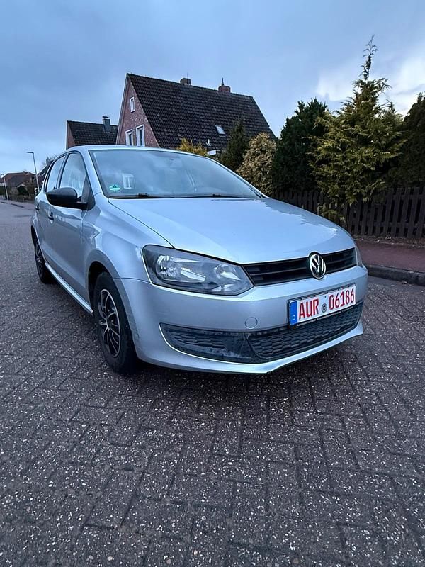 Silber Gebraucht 2009 VW Polo Limousine | 5.499 € - Bild 1/4