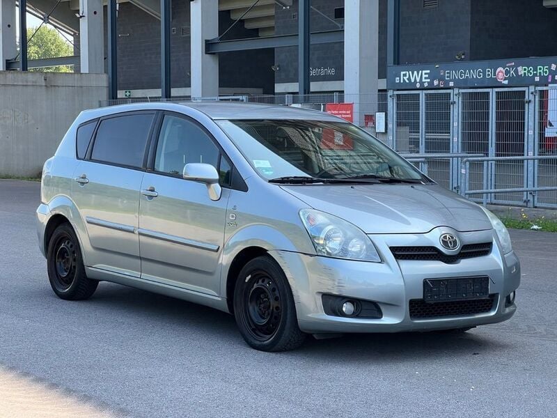 Silber Gebraucht 2008 Toyota Corolla Verso Sol Van / Kleinbus | 1.990 € (Guter Preis) - Bild 1/4
