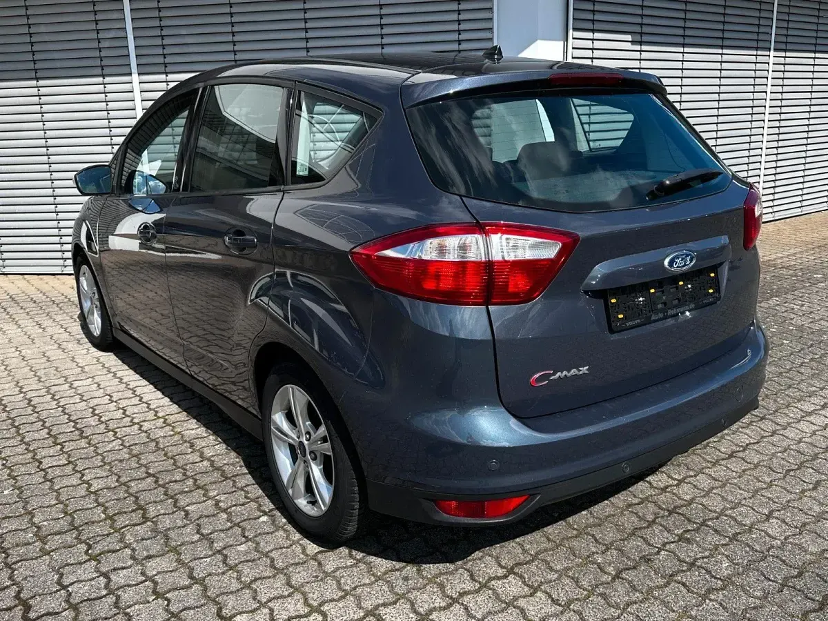 Gebraucht Ford Kuga Titanium 150 PS (110 kW) 2017 Grau SUV