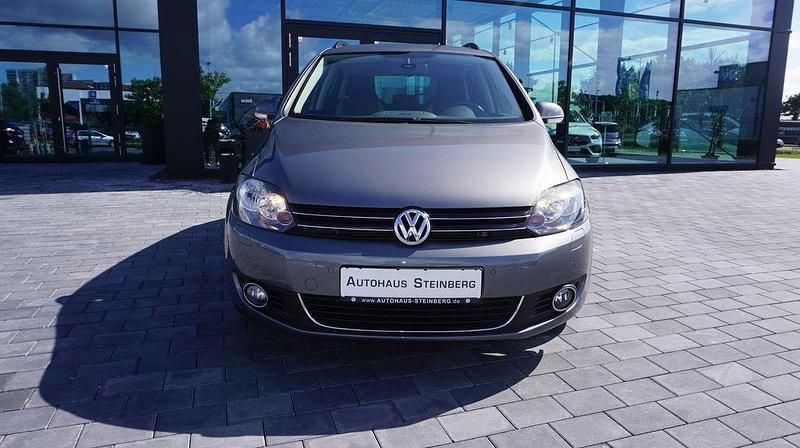 Grau (metallic) Gebraucht 2013 VW Golf VI Life Limousine | 12.850 € (Teuer) - Bild 1/4