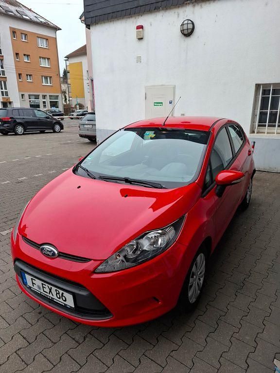 Gebraucht Ford Fiesta Trend 95 PS (69 kW) 2011 Rot Kleinwagen