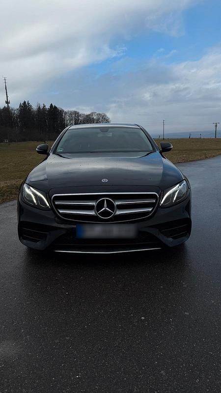 Gebraucht Mercedes E220 194 PS (142 kW) 2018 Schwarz Limousine