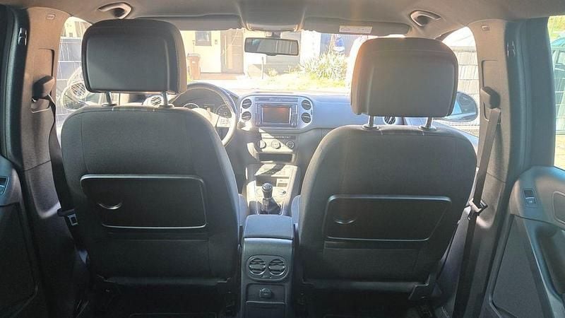 Gebraucht VW Tiguan LOUNGE 125 PS (91 kW) 2016 Schwarz SUV