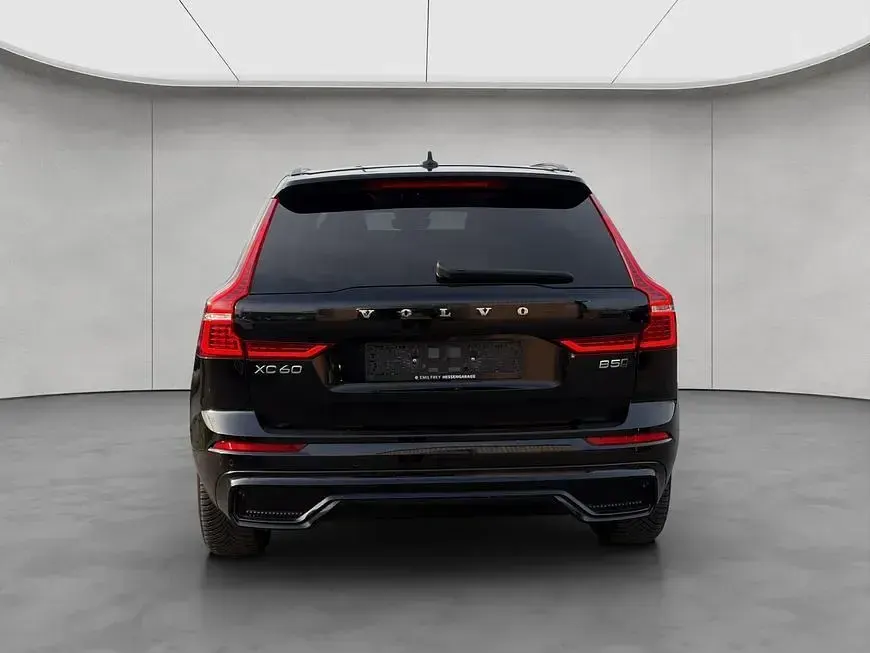 Gebraucht Volvo XC60 Plus 250 PS (183 kW) 2024 Schwarz SUV