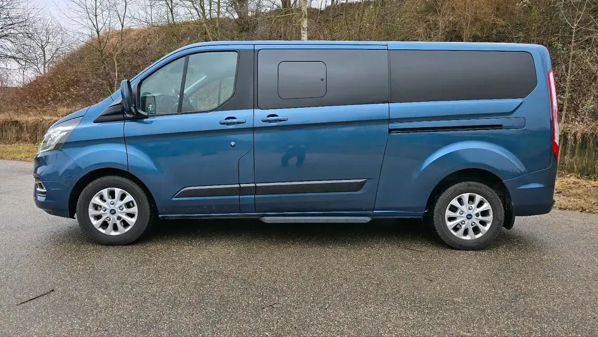 Gebraucht Ford Tourneo Custom ST 170 PS (125 kW) 2018 Blau Van