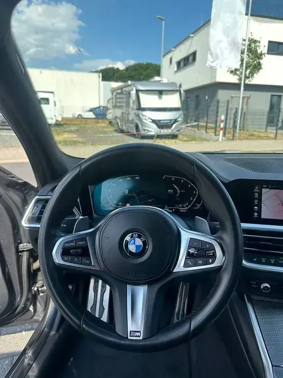 Gebraucht BMW 330 M Sport 258 PS (189 kW) 2019 Grau Limousine