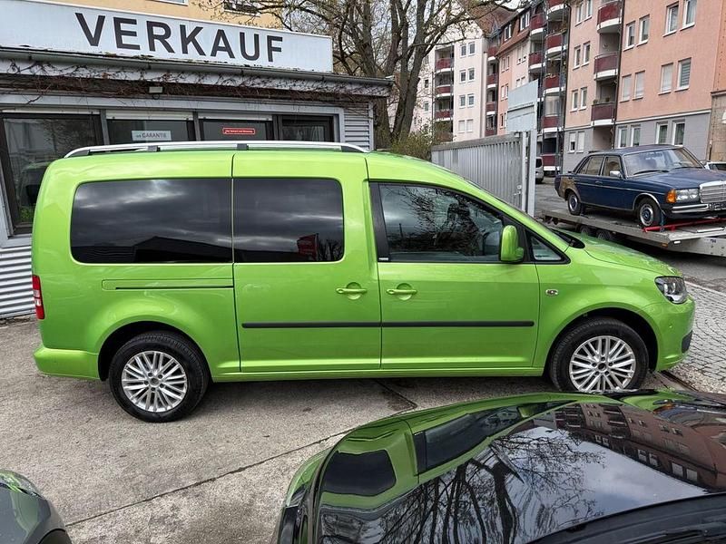 Gebraucht VW Caddy Maxi Cup 102 PS (75 kW) 2014 Grün Van / Kleinbus