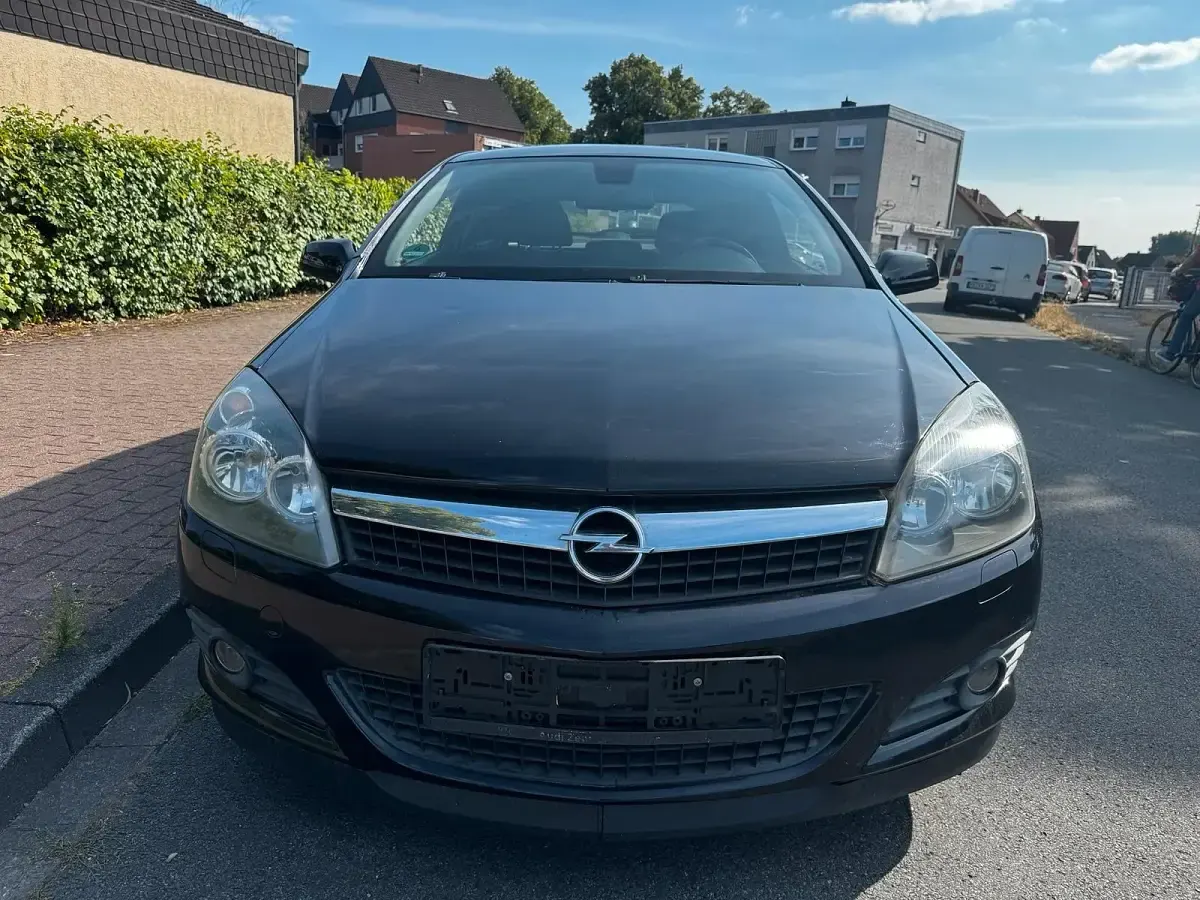 Gebraucht Opel Astra GTC 90 PS (66 kW) 2007 Schwarz Limousine