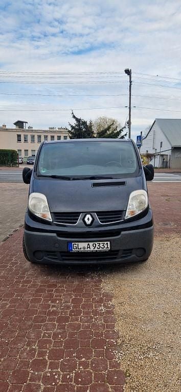 Schwarz Gebraucht 2011 Renault Trafic Van / Kleinbus | 4.800 € (Guter Preis) - Bild 1/4