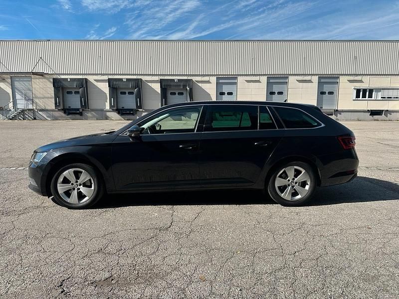 Gebraucht Skoda Superb 150 PS (110 kW) 2018 Schwarz Kombi