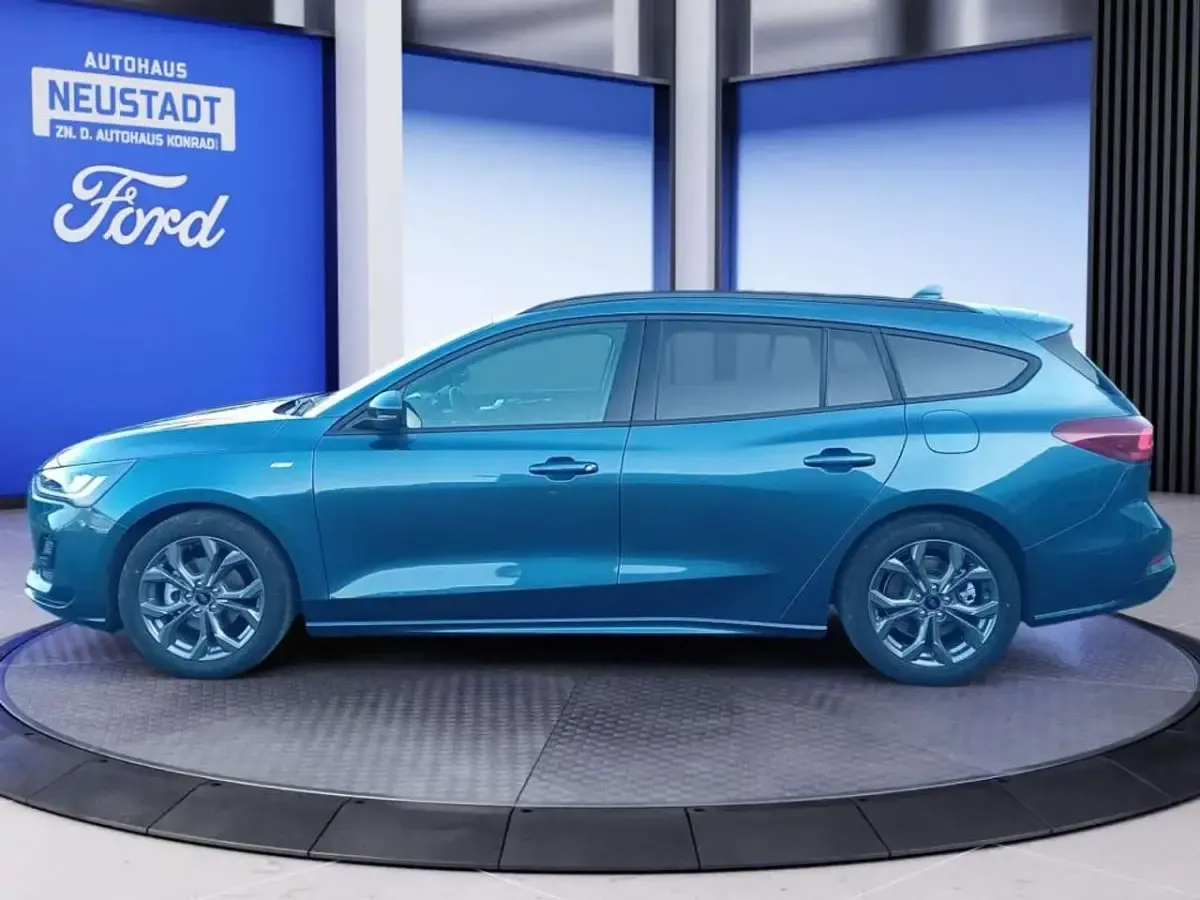 Neu Ford Focus ST-Line X 155 PS (114 kW) 2025 Chrome blue metallic Kombi