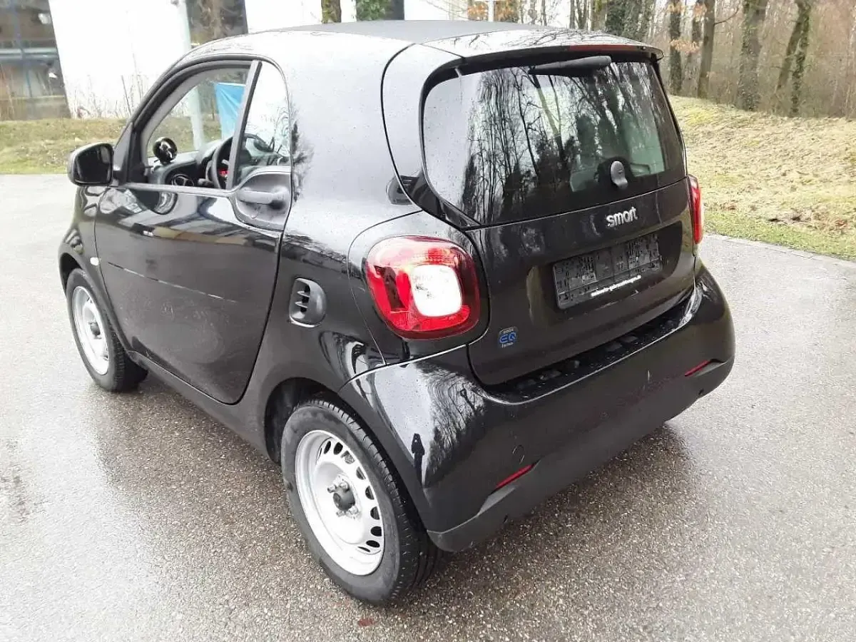 Gebraucht Smart ForTwo Coupé 60 kW (82 PS) 2022 Schwarz Coupé
