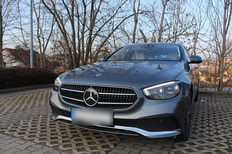 Gebraucht Mercedes E400 330 PS (242 kW) 2023 Grau Kombi