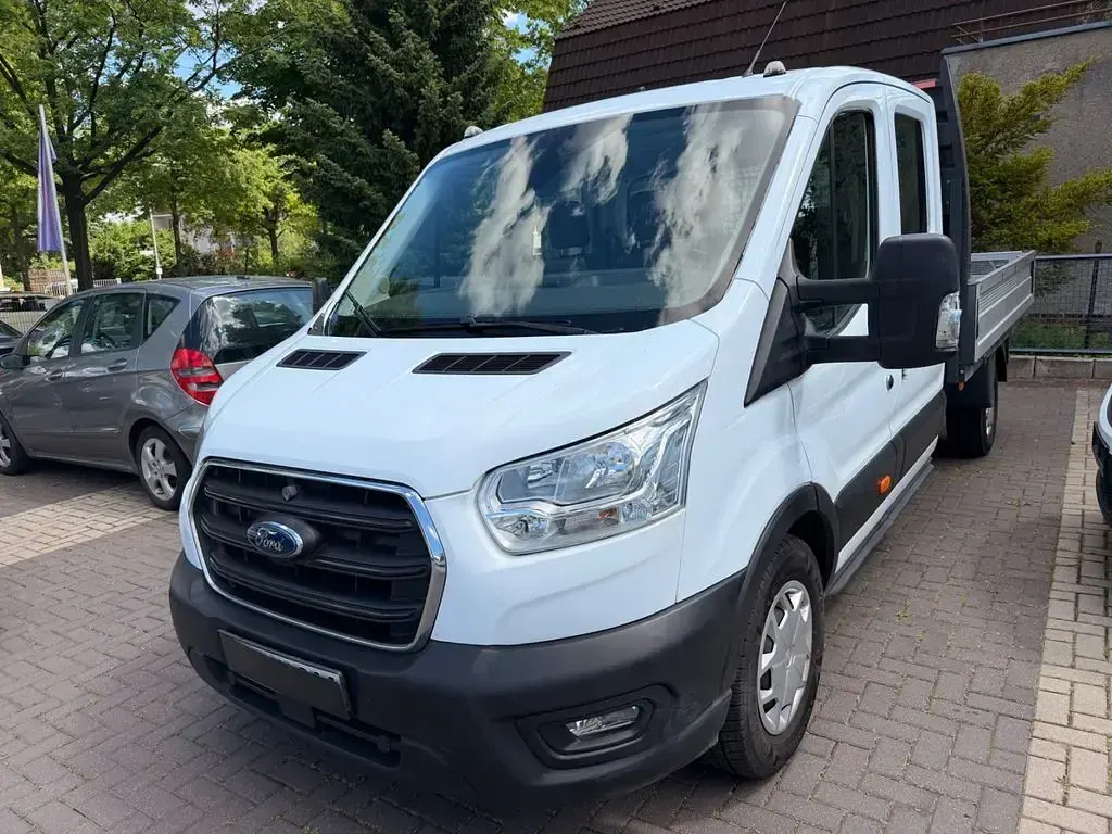 Gebraucht Ford Transit Trend 131 PS (96 kW) 2022 Weiß Limousine
