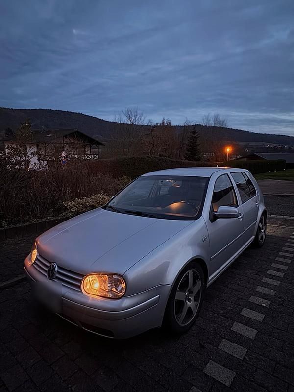 Silber Gebraucht 2001 VW Golf Limousine | 2.400 € (Guter Preis) - Bild 1/4