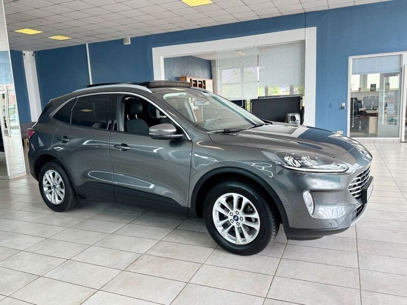 Gebraucht Ford Kuga Titanium 120 PS (88 kW) 2022 Grau SUV