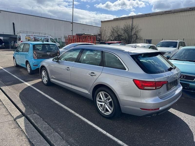 Gebraucht Audi A4 Basis 150 PS (110 kW) 2016 Silber Kombi