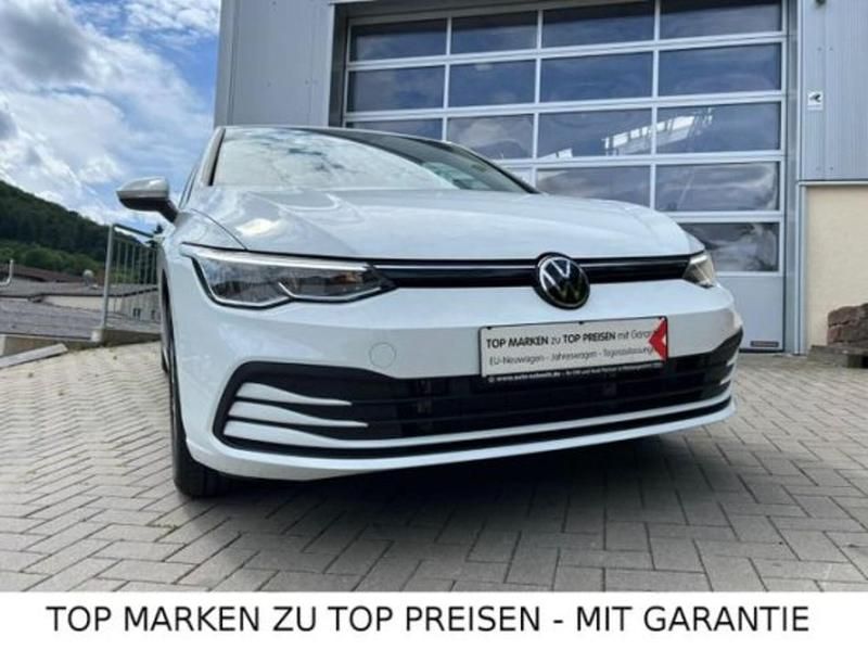 Gebraucht VW Golf VIII Life 150 PS (110 kW) 2022 Weiß Kleinwagen