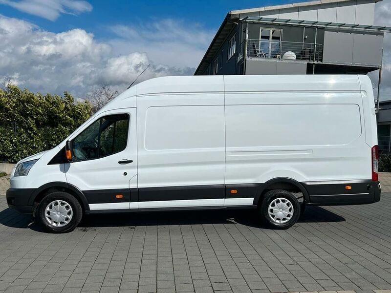 Gebraucht Ford Transit Trend 131 PS (96 kW) 2019 Weiß Limousine