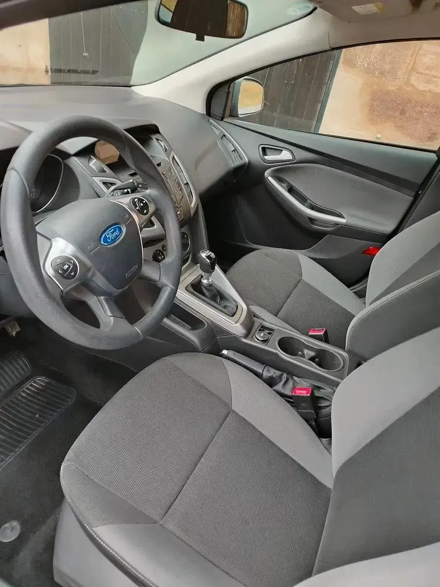Używany Ford Focus 125 KM (91 kW) 2014 Czarny Kombi