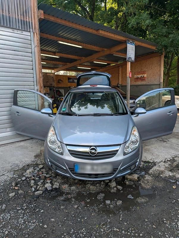 Silber Gebraucht 2010 Opel Corsa Kleinwagen | 1.700 € (Guter Preis) - Bild 1/4