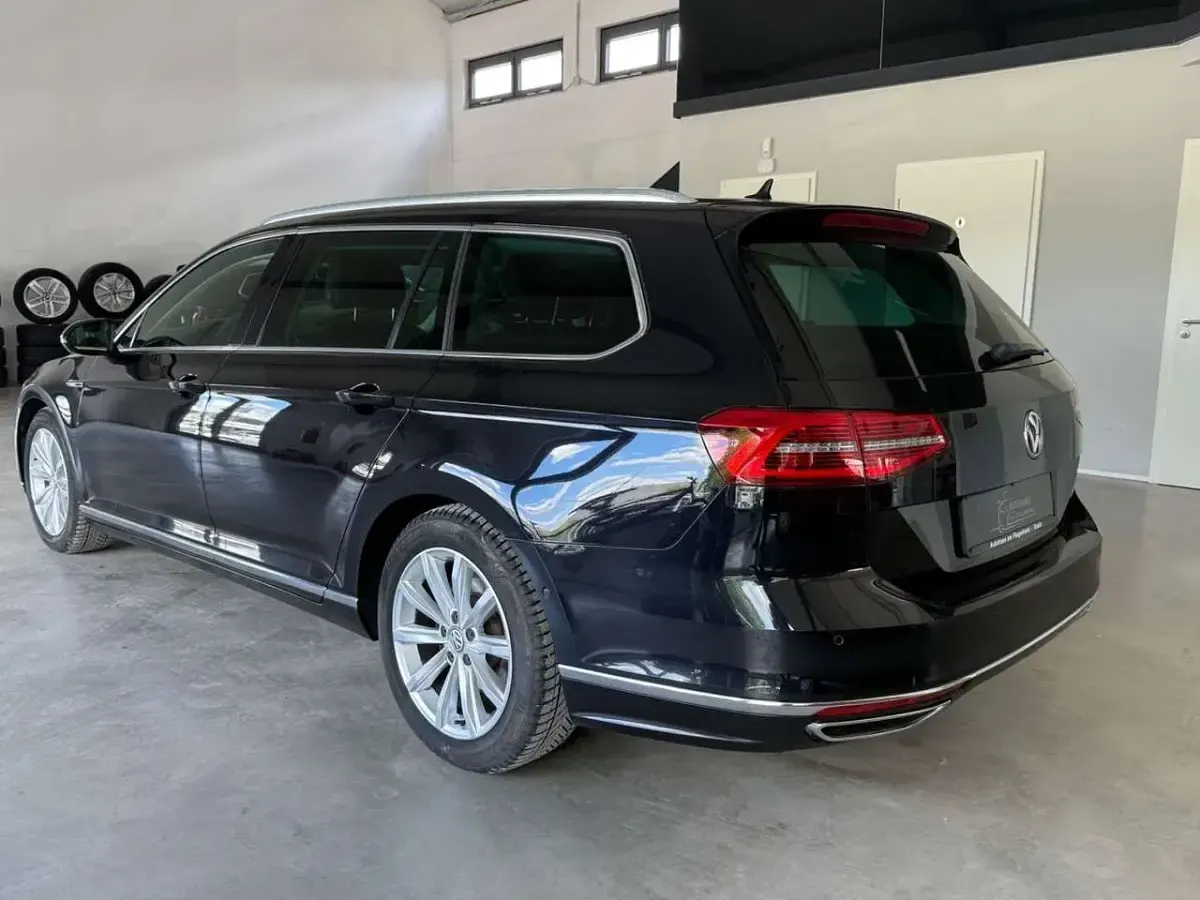 Gebraucht VW Passat Highline 190 PS (139 kW) 2015 Schwarz Kombi