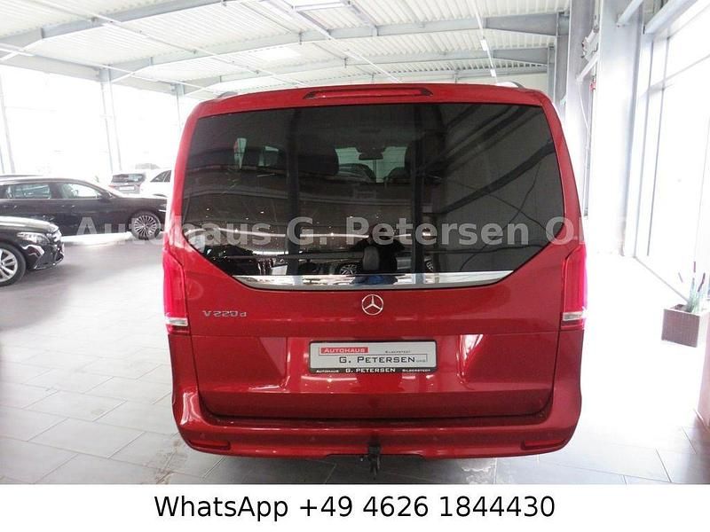 Gebraucht Mercedes V220 Edition 163 PS (119 kW) 2023 Rot Van / Kleinbus