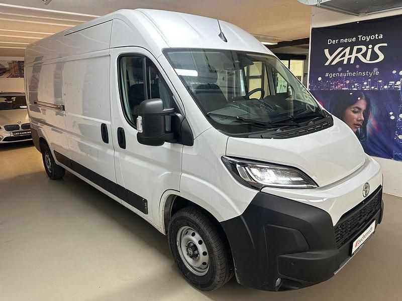 Gebraucht Toyota Proace H2 140 PS (102 kW) 2025 Weiß Van / Kleinbus