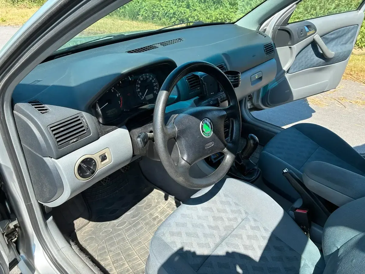 Gebraucht Skoda Octavia 100 PS (73 kW) 2000 Silber Limousine