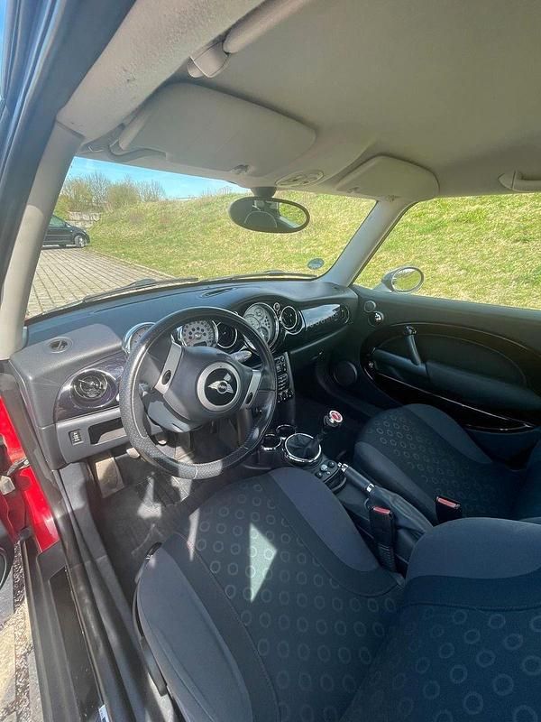 Second-hand Mini Cooper Seven 90 CP (66 kW) 2006 Roșu Hatchback