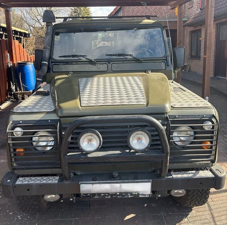 Gebraucht Land Rover Defender 113 PS (83 kW) 1997 Grün Kombi