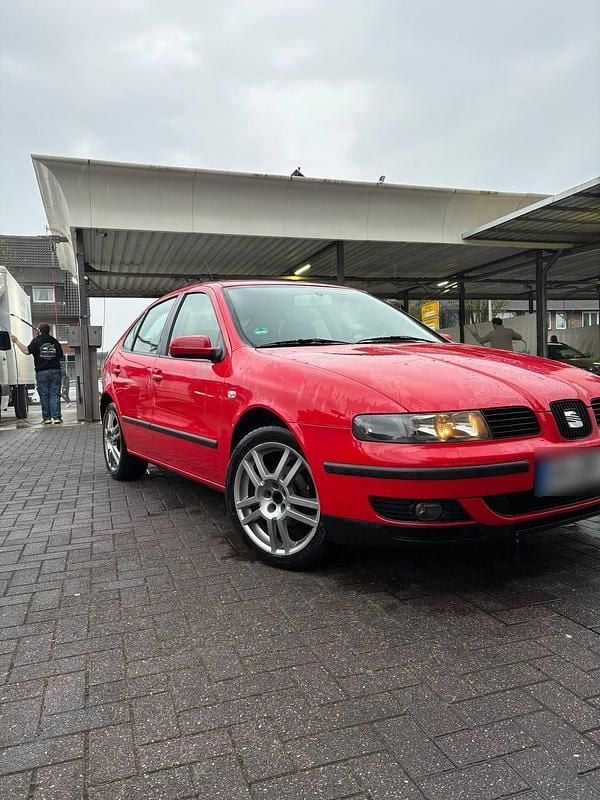 Second-hand Seat Leon 100 CP (73 kW) 2002 Roșu Hatchback