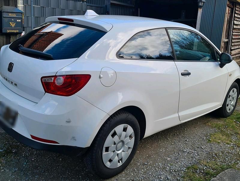 Gebraucht Seat Ibiza 60 PS (44 kW) 2011 Weiß Kleinwagen