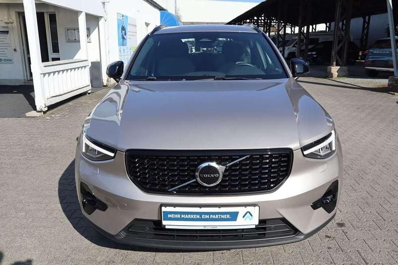 Gebraucht Volvo XC40 Plus 197 PS (144 kW) 2022 Bright dusk SUV
