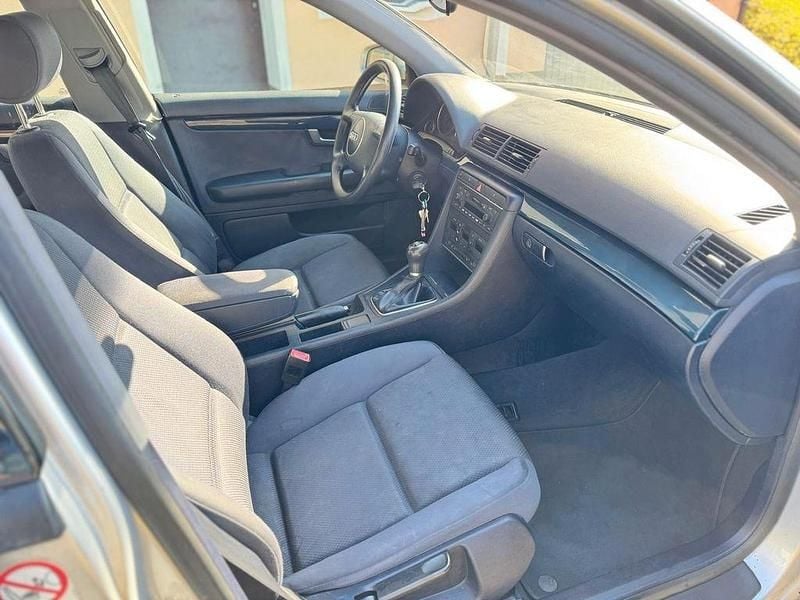 Gebraucht Audi A4 131 PS (96 kW) 2001 Silber Limousine