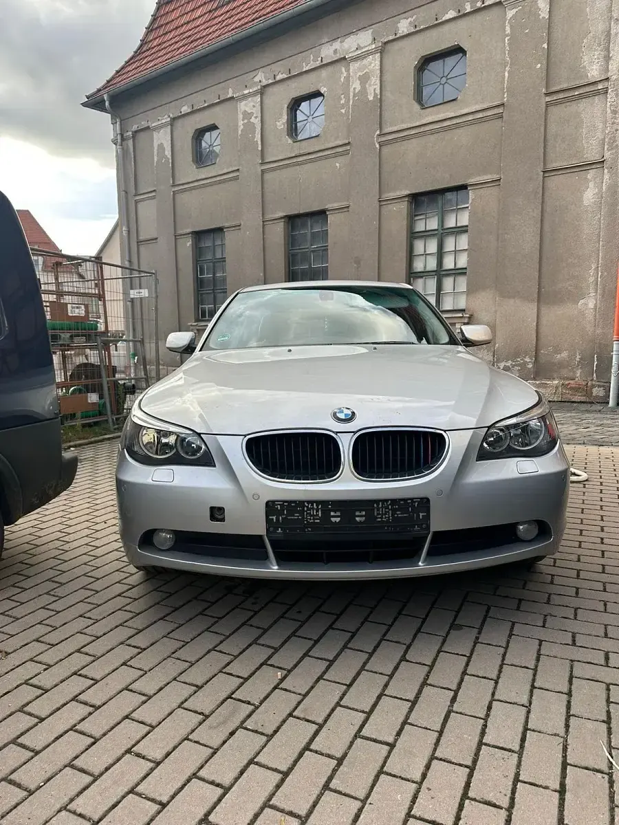 Gebraucht BMW 520 170 PS (125 kW) 2003 Silber Limousine