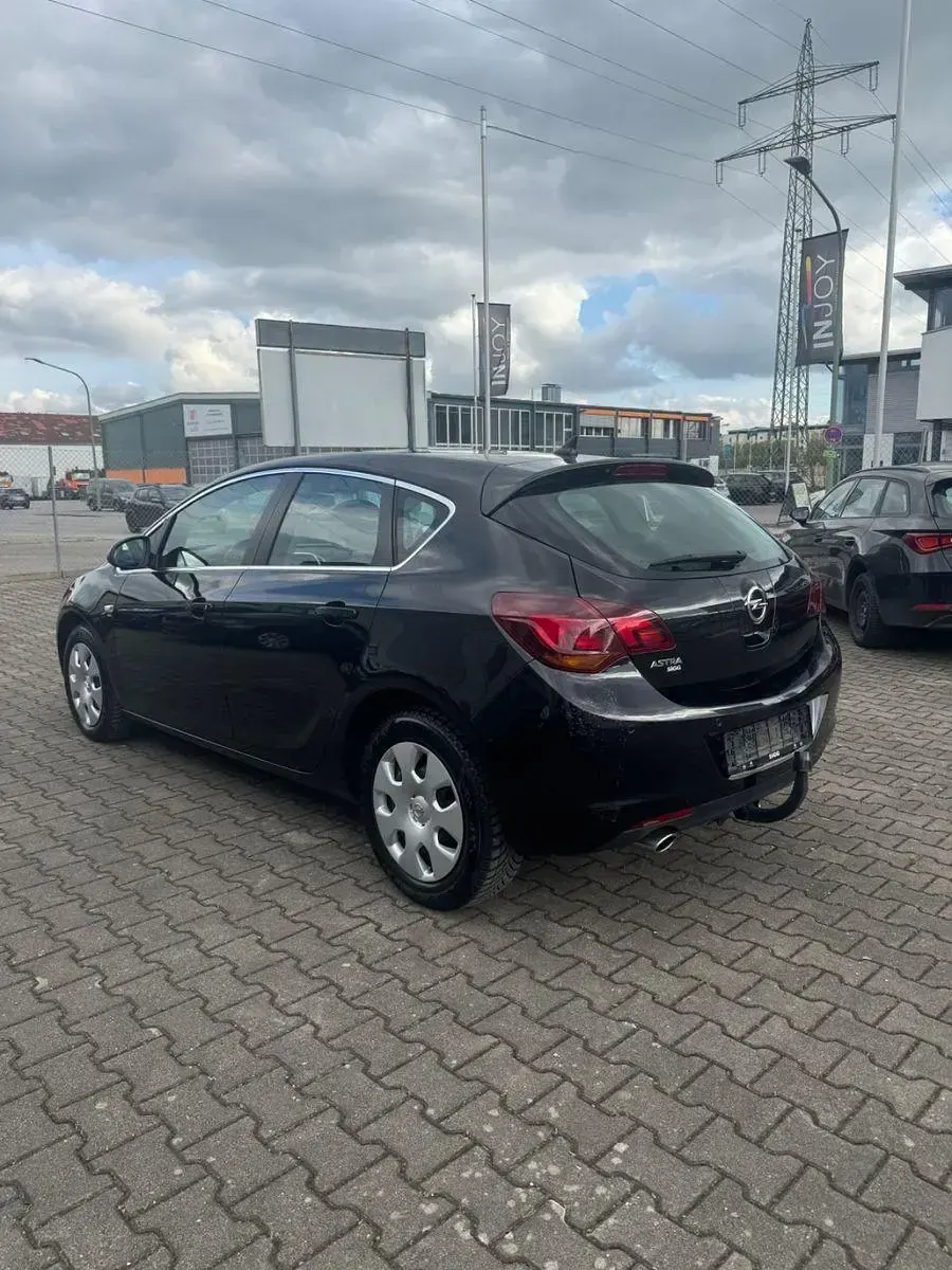 Gebraucht Opel Astra Sport 120 PS (88 kW) 2010 Schwarz Limousine