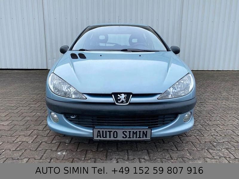 Gebraucht Peugeot 206 109 PS (80 kW) 2001 Silber Limousine