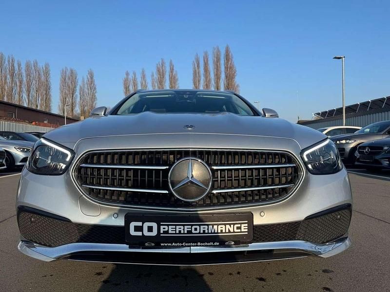Gebraucht Mercedes E220 200 PS (147 kW) 2023 Hightechsilber metallic Kombi