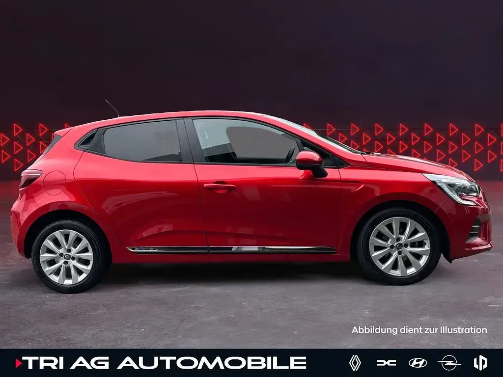 Używany Renault Clio IV Experience 101 KM (74 kW) 2019 Czerwony Sedan/Limuzyna