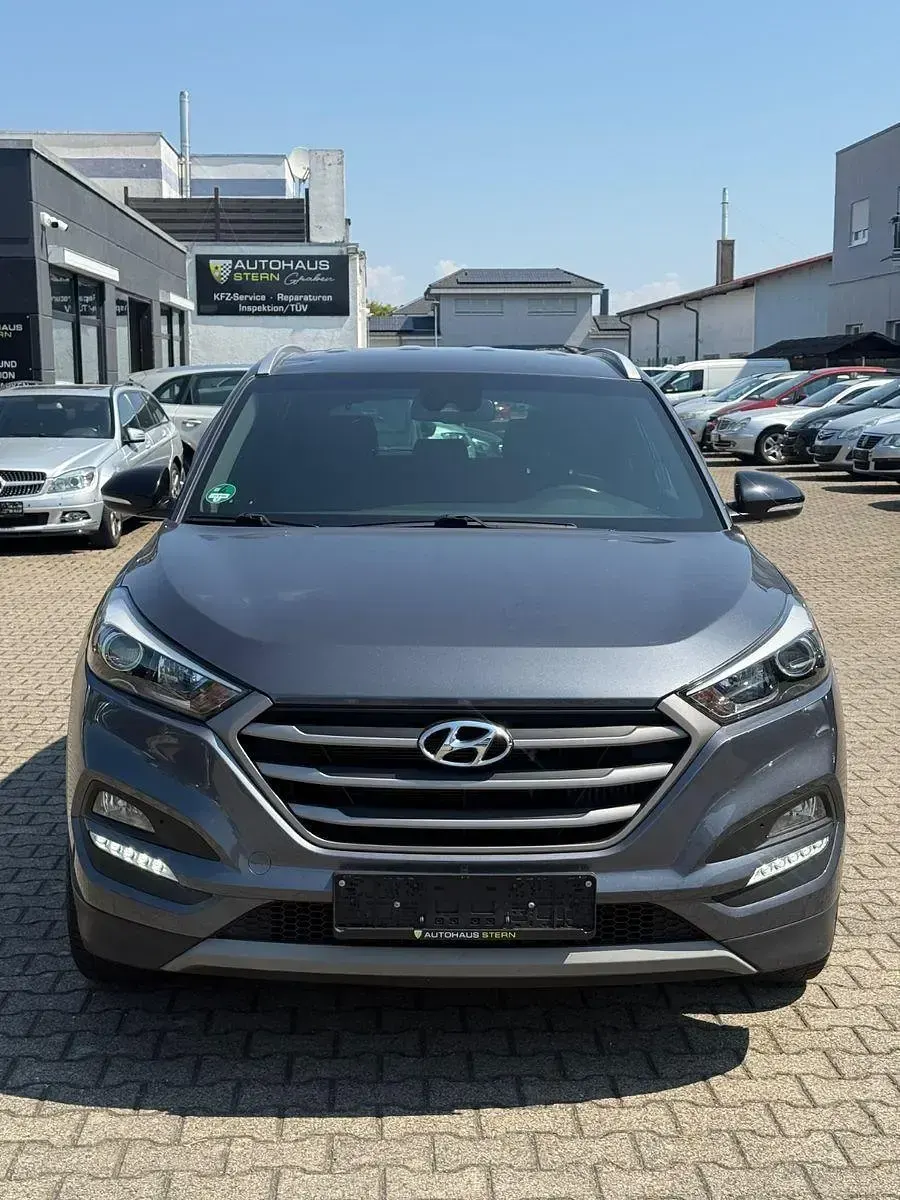 Gebraucht Hyundai Tucson Passion 177 PS (130 kW) 2018 Grau SUV