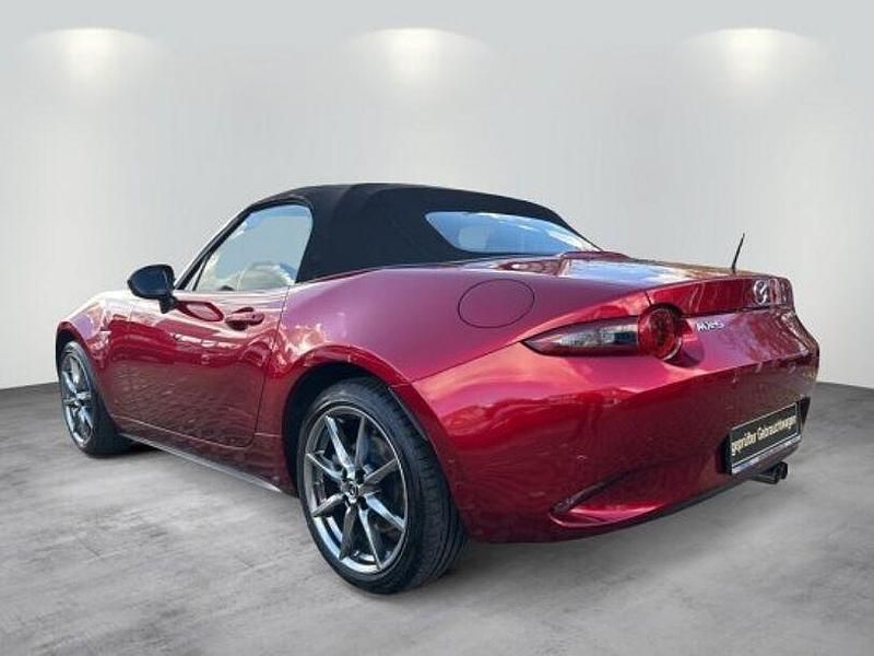 Gebraucht Mazda MX5 Selection 184 PS (135 kW) 2022 Soul red crystal Cabrio